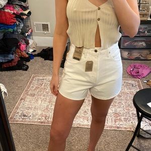 Silver Tab Levi mom short